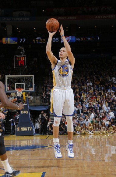 德比迎来关键胜利，米兰升至意甲积分榜第二（关键德比告捷，AC米兰跃居意甲第二）