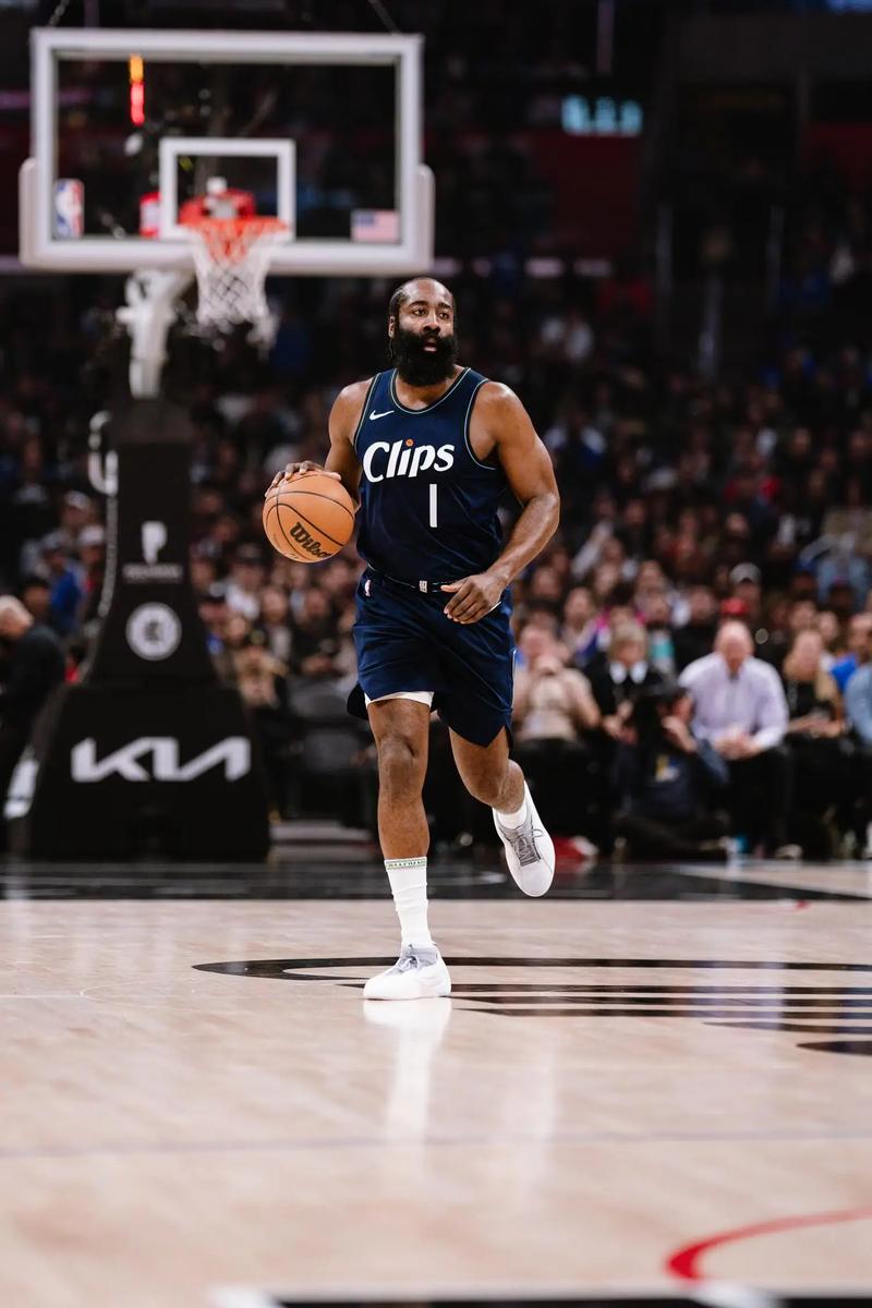 环足奖年度最佳中场候选：维尔茨、若昂-内维斯、佩德里在列（环足奖年度最佳中场候选名单：维尔茨、若昂-内维斯与佩德里入围）