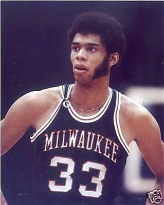 迈阿密国际4-0辛辛那提晋级四强，梅西助攻戴帽+头球破门，阿连德双响（国际迈阿密4-0横扫辛辛那提闯入四强：梅西三助+头球建功，阿连德梅开二度）