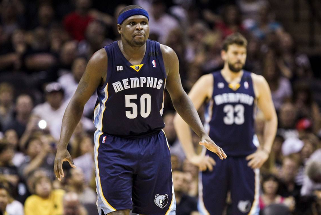 中国冰壶男队5-2轻取菲律宾：迎落选赛三连胜！对手遭压制提前认输（中国男子冰壶队5比2击败菲律宾，落选赛豪取三连胜，对手承压提前认负）